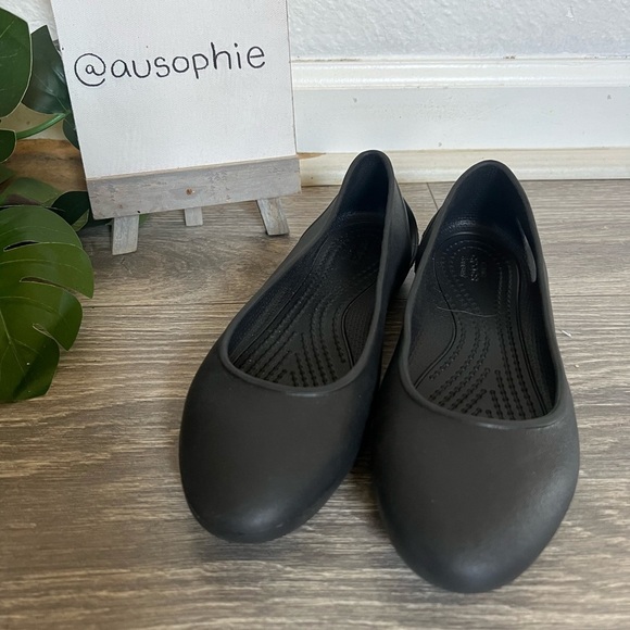 Crocs Laura ballerina flats with cut outs. Size 4. - Picture 4 of 9